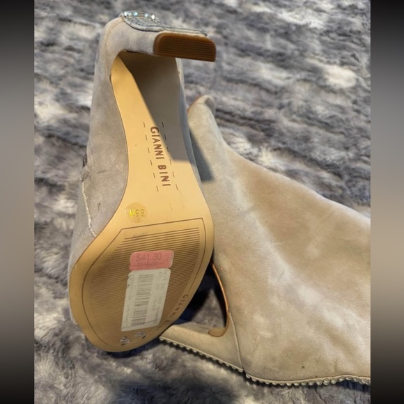 Booties - Picture 3 of 4